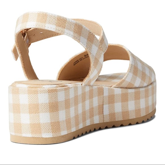 Jump Out Gingham Platform Sandals - Picture 8 of 8